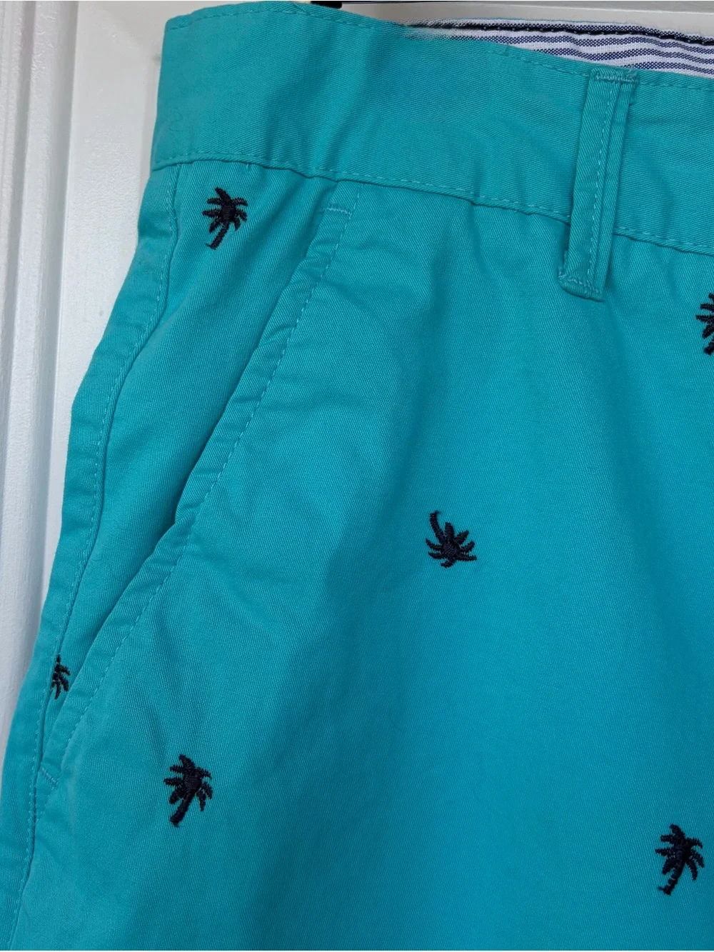 •Colours Alexander Julian• Men’s Turquoise Palm Tree Chino Shorts - Size 36 - Picture 3 of 7